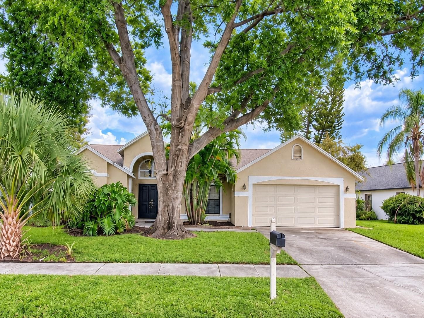 1912 ELK SPRING DR