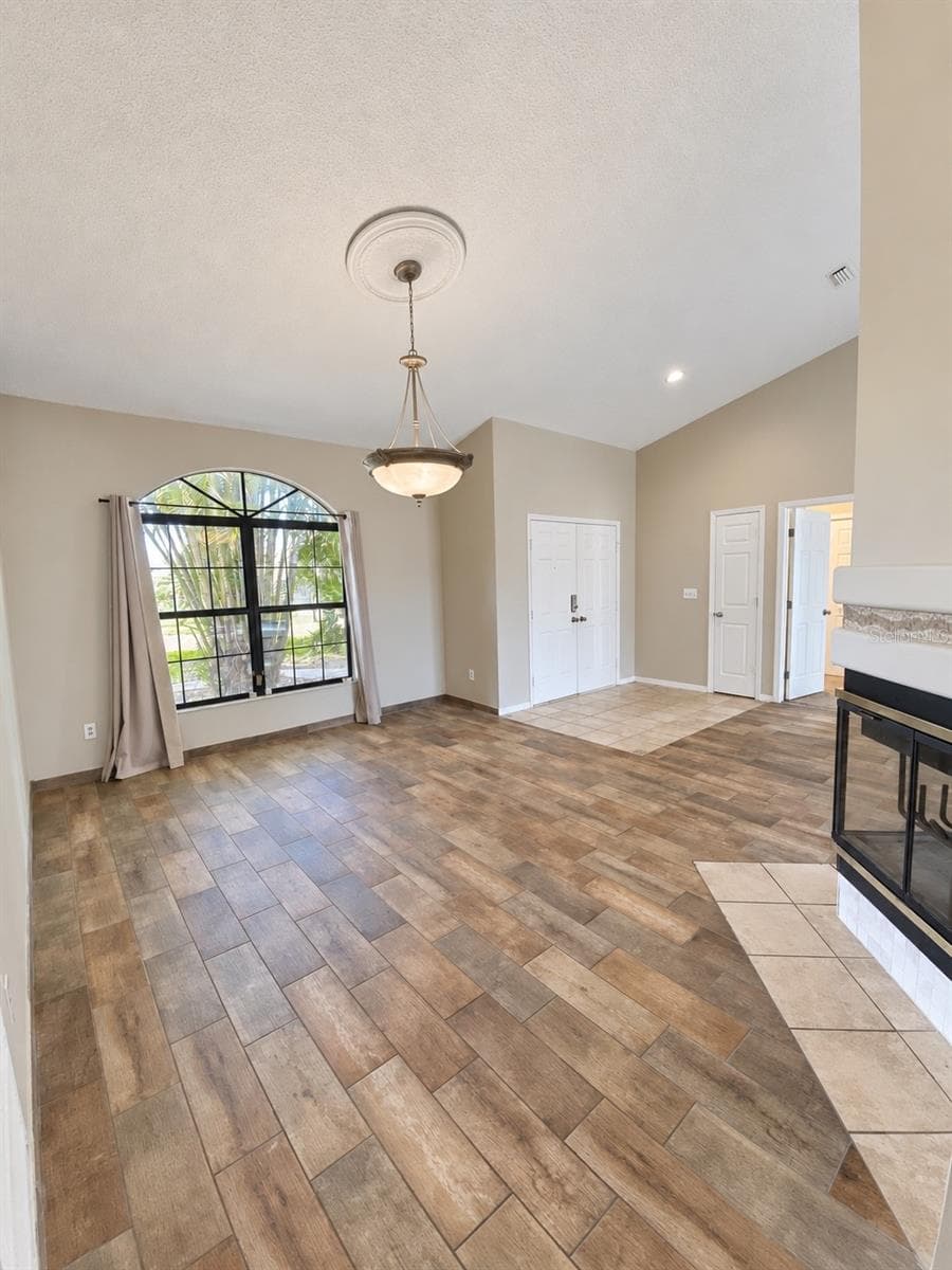 Single Family Residence at 1912 ELK SPRING DR, BRANDON, photo 4 of 44