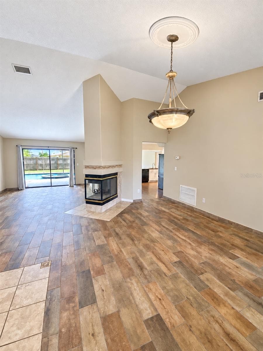Single Family Residence at 1912 ELK SPRING DR, BRANDON, photo 6 of 44