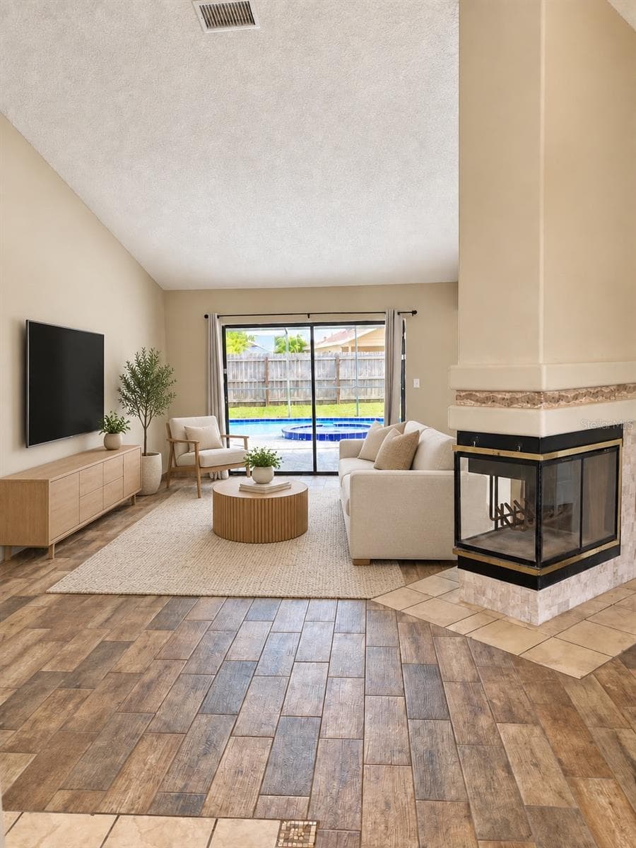 Staged - 1912 ELK SPRING DR, BRANDON