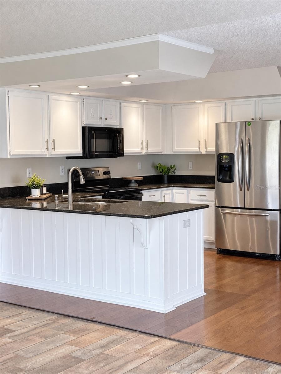 Single Family Residence at 1912 ELK SPRING DR, BRANDON, photo 13 of 44