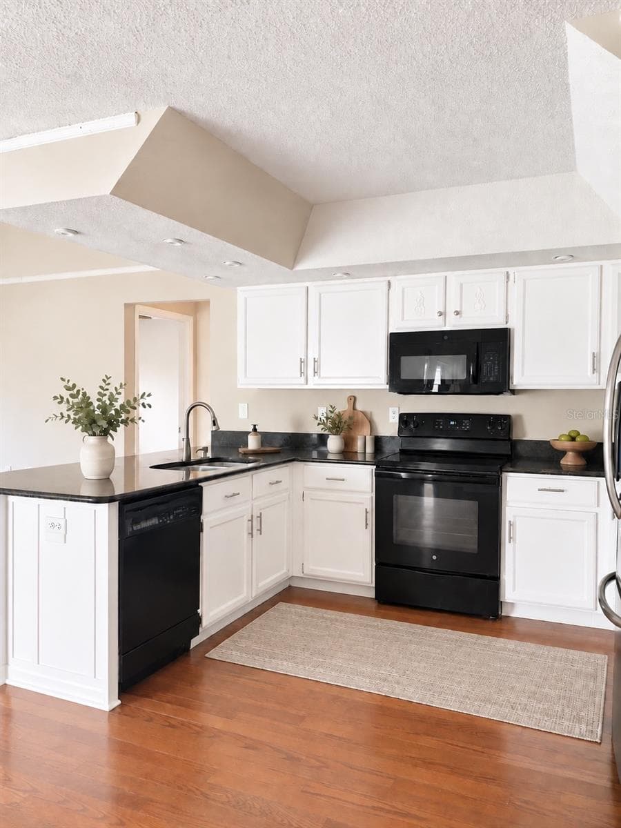 Staged - 1912 ELK SPRING DR, BRANDON