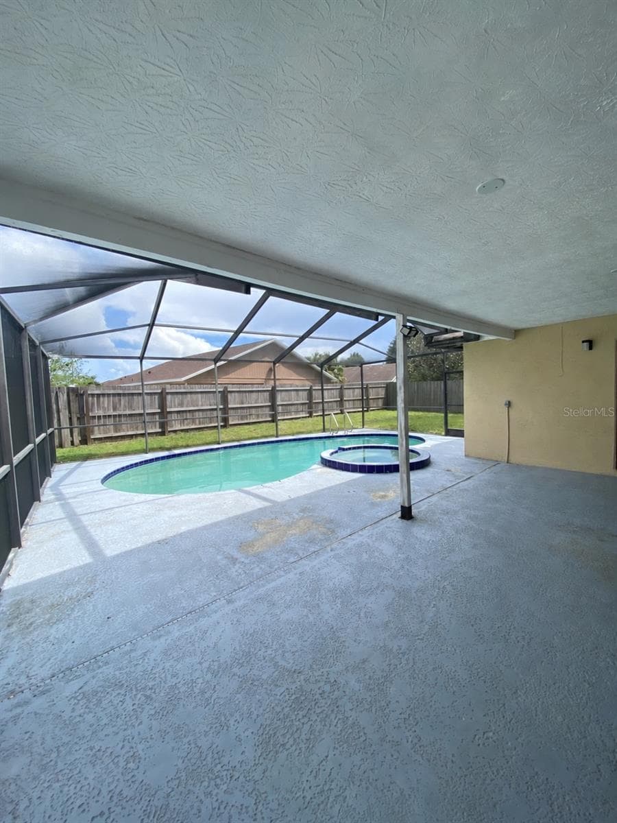 Single Family Residence at 1912 ELK SPRING DR, BRANDON, photo 33 of 44