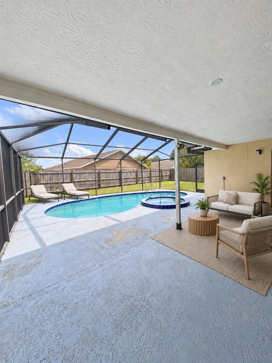 Staged - 1912 ELK SPRING DR, BRANDON