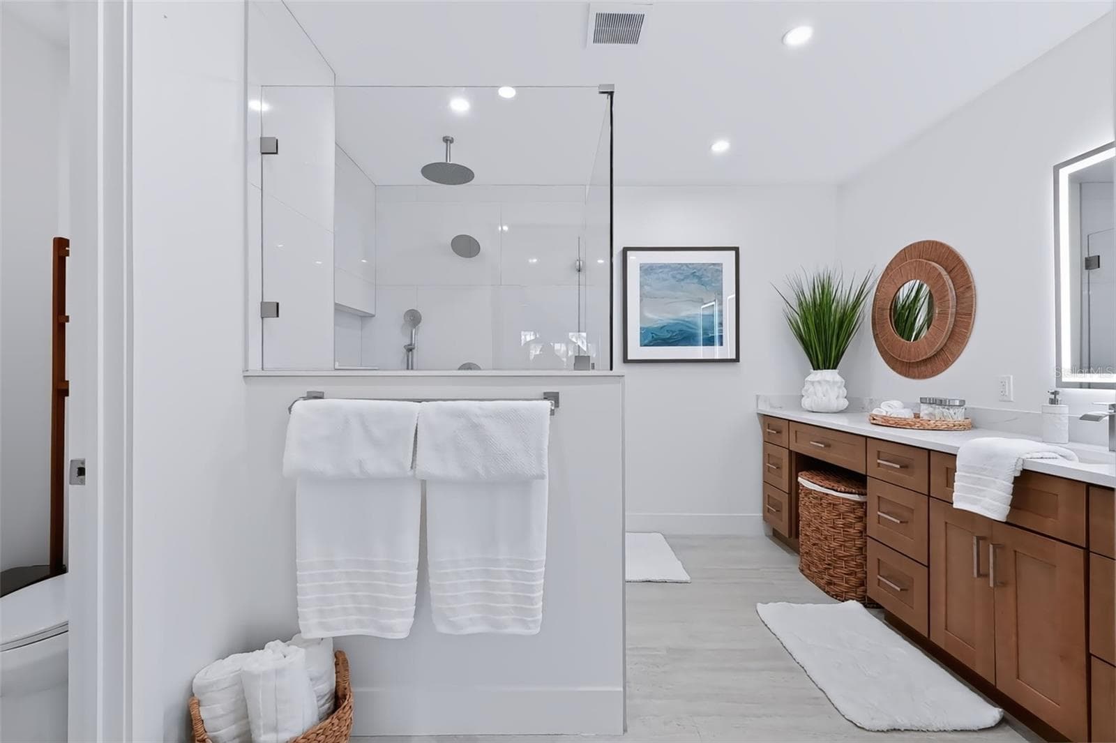 primary en suite bathroom - 5962 LEELAND ST S, ST PETERSBURG
