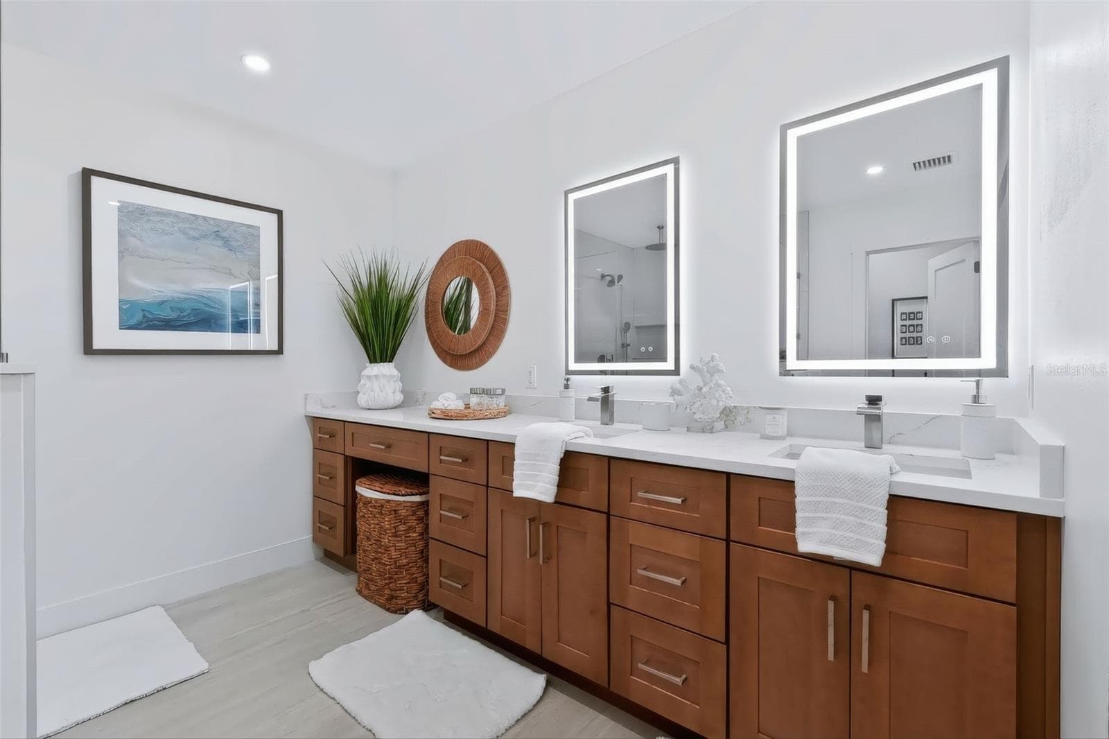 primary en suite bathroom - 5962 LEELAND ST S, ST PETERSBURG