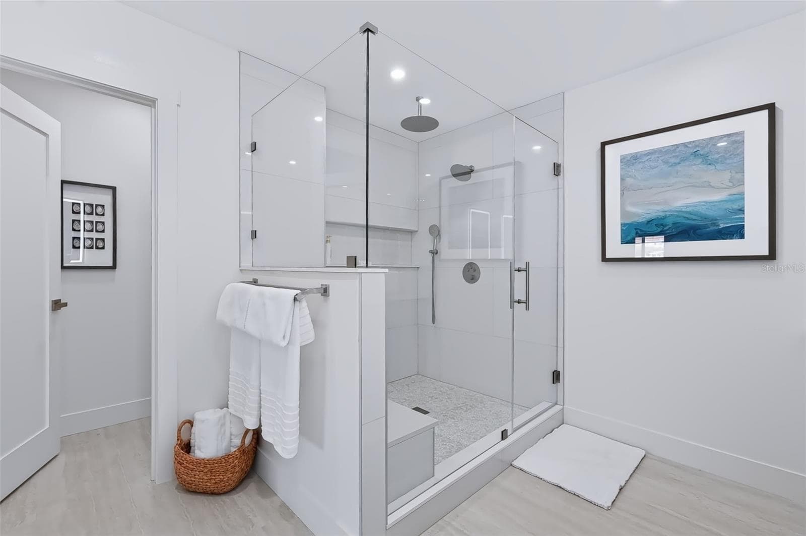primary en suite bathroom - 5962 LEELAND ST S, ST PETERSBURG