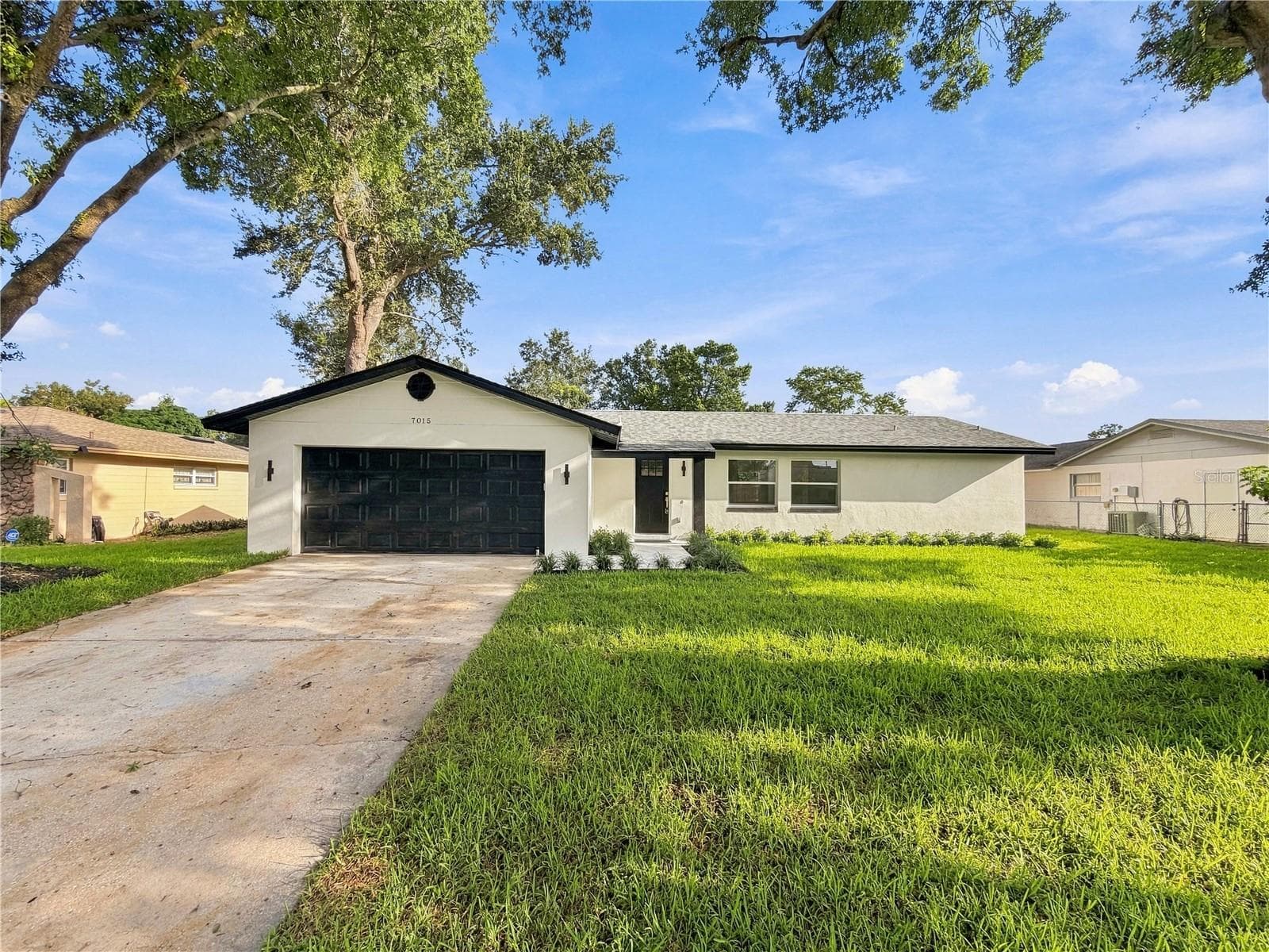 7015 CRESTLAKE DR
