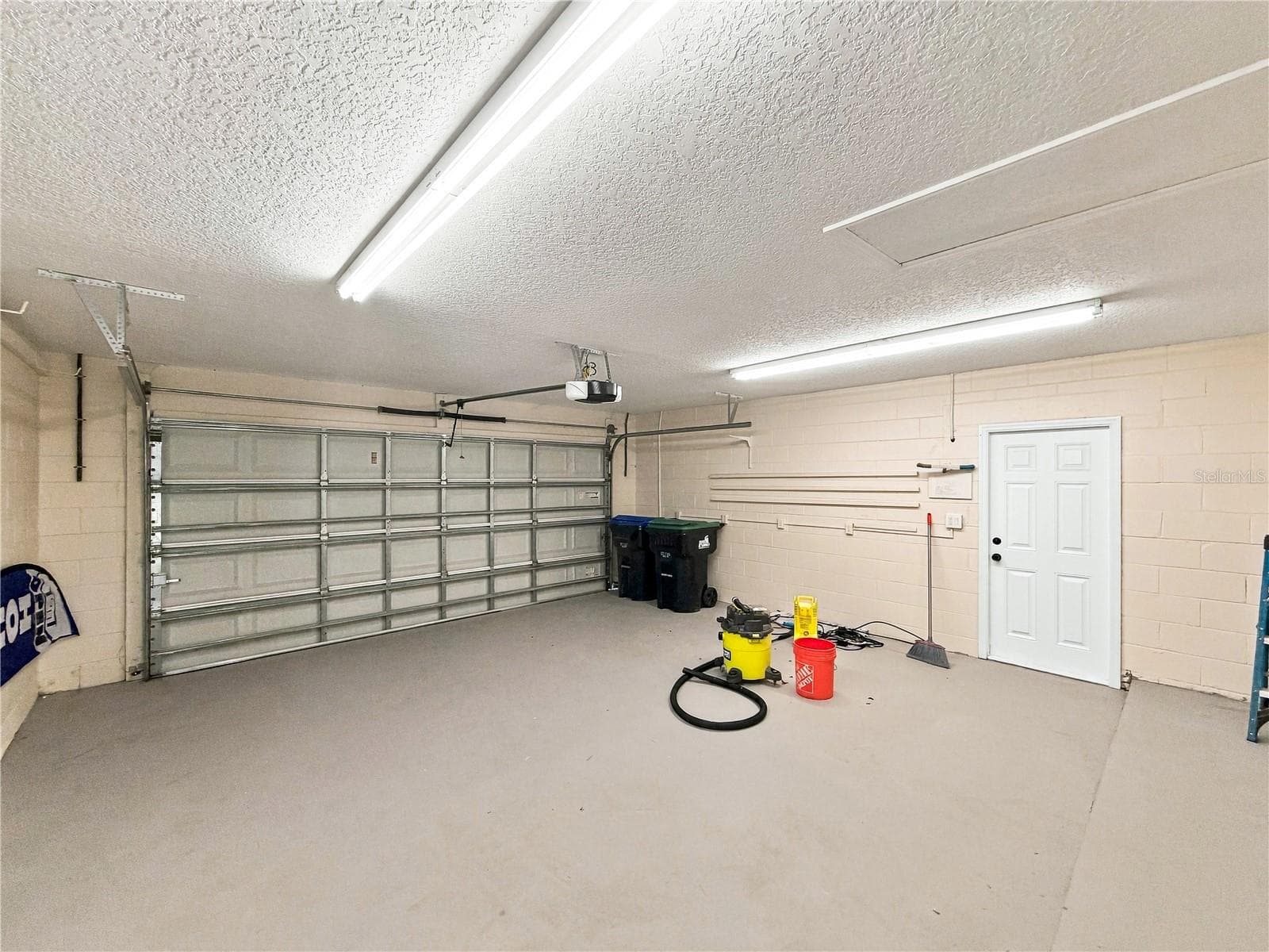 Single Family Residence at 7015 CRESTLAKE DR, ORLANDO, photo 13 of 27