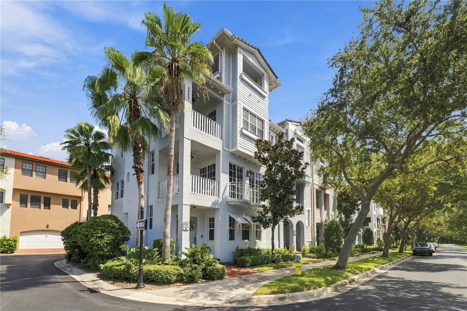 6002 YEATS MANOR DR #101