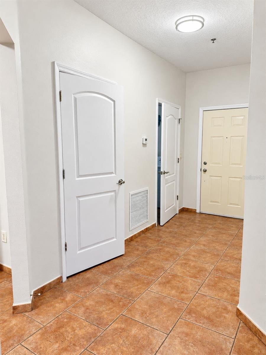 Condominium at 4881 CYPRESS WOODS DR #3104, ORLANDO, photo 7 of 39