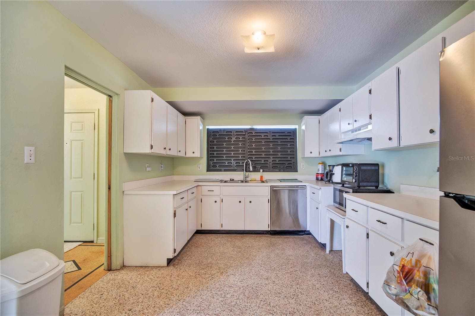 Single Family Residence at 5701 PADGETT CIR, ORLANDO, photo 10 of 26
