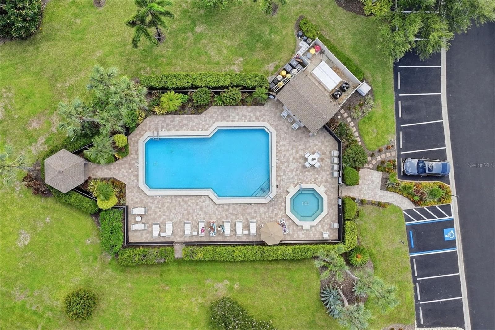 Condominium at 6089 CLUBSIDE DR #7686, SARASOTA, photo 33 of 36