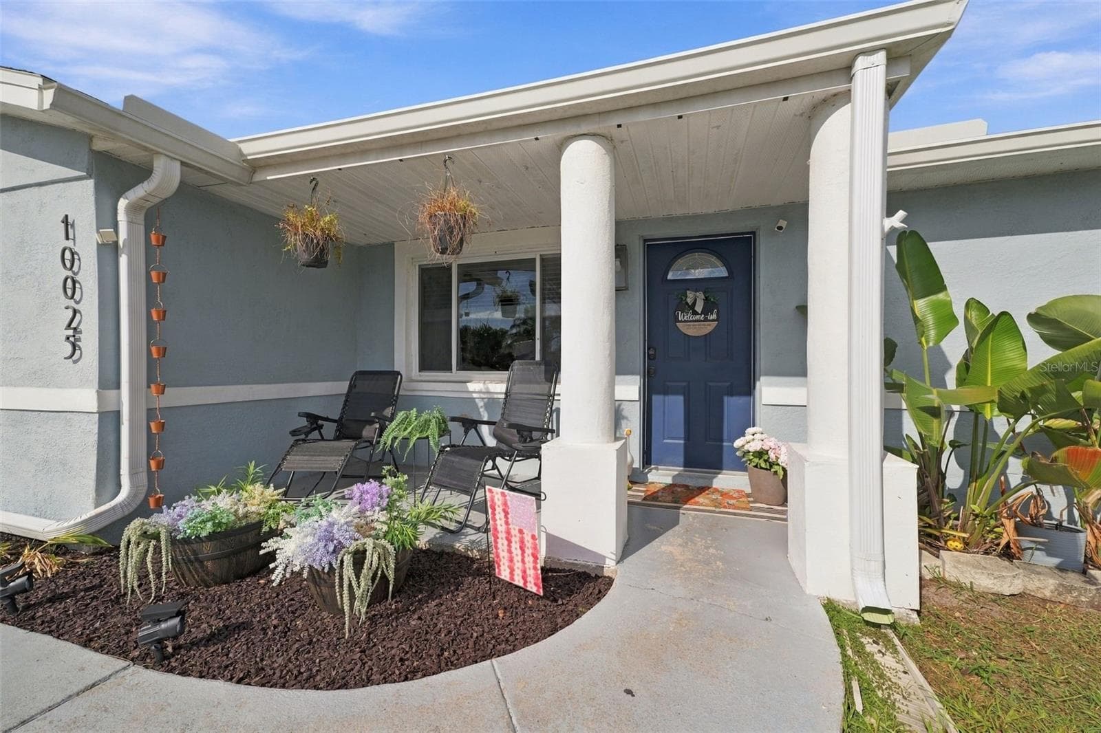 Single Family Residence at 10025 SLEEPY HOLLOW LN, PORT RICHEY, photo 3 of 27