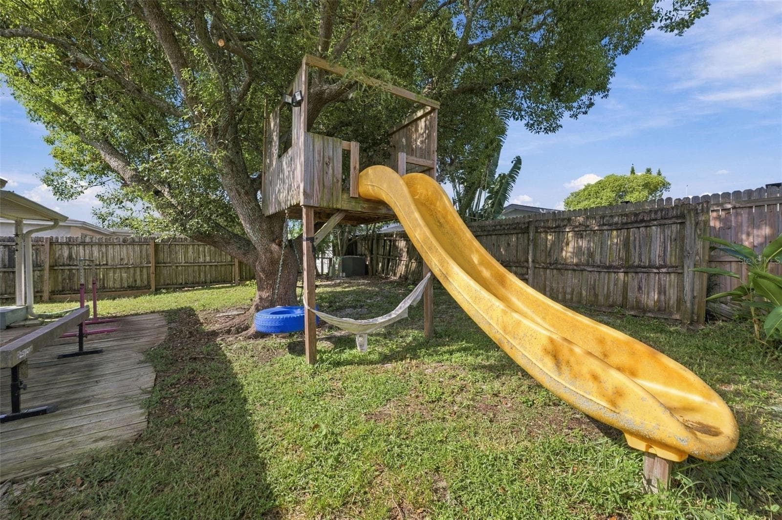Single Family Residence at 10025 SLEEPY HOLLOW LN, PORT RICHEY, photo 25 of 27