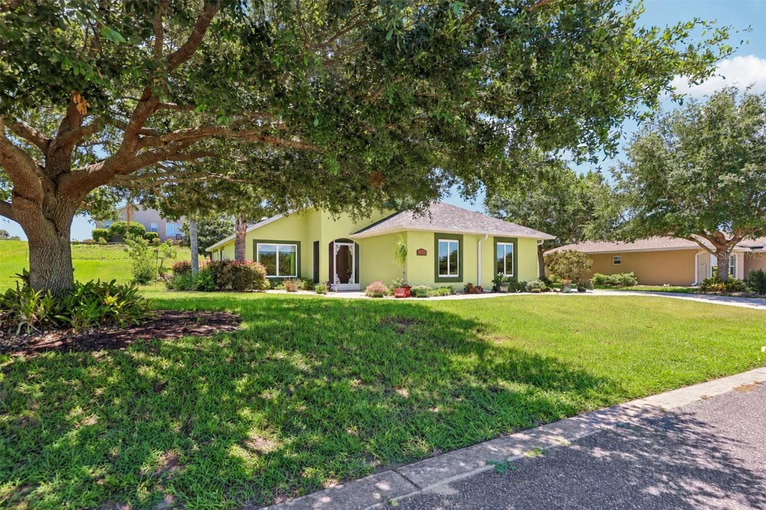 Single Family Residence at 76 FAIRWAY CIR, UMATILLA, photo 6 of 36