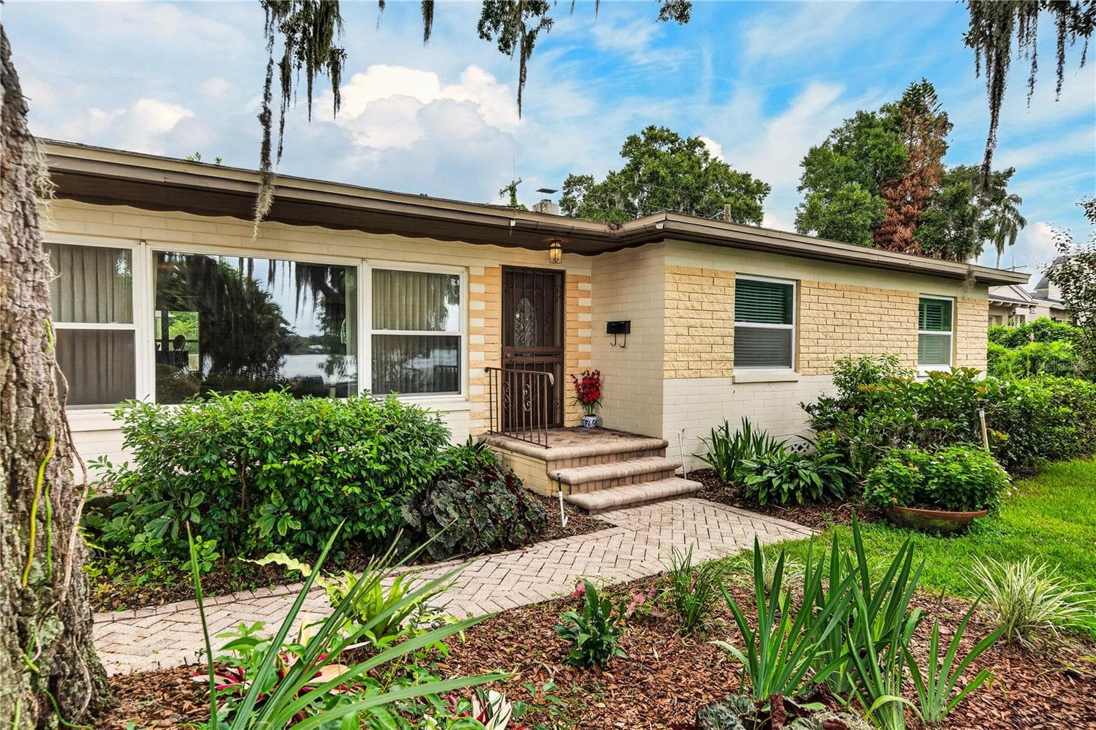 Single Family Residence at 1205 DORCHESTER ST, ORLANDO, photo 2 of 41