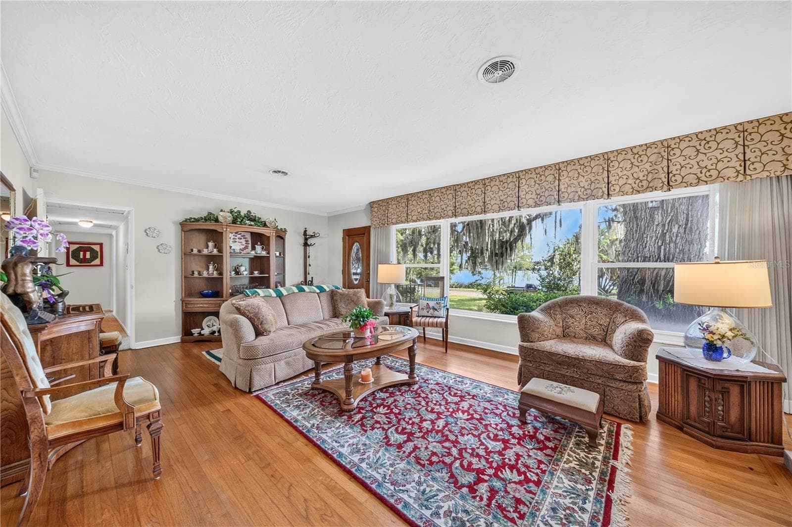 Picture window with a fabulous view of Lake Estelle! - 1205 DORCHESTER ST, ORLANDO
