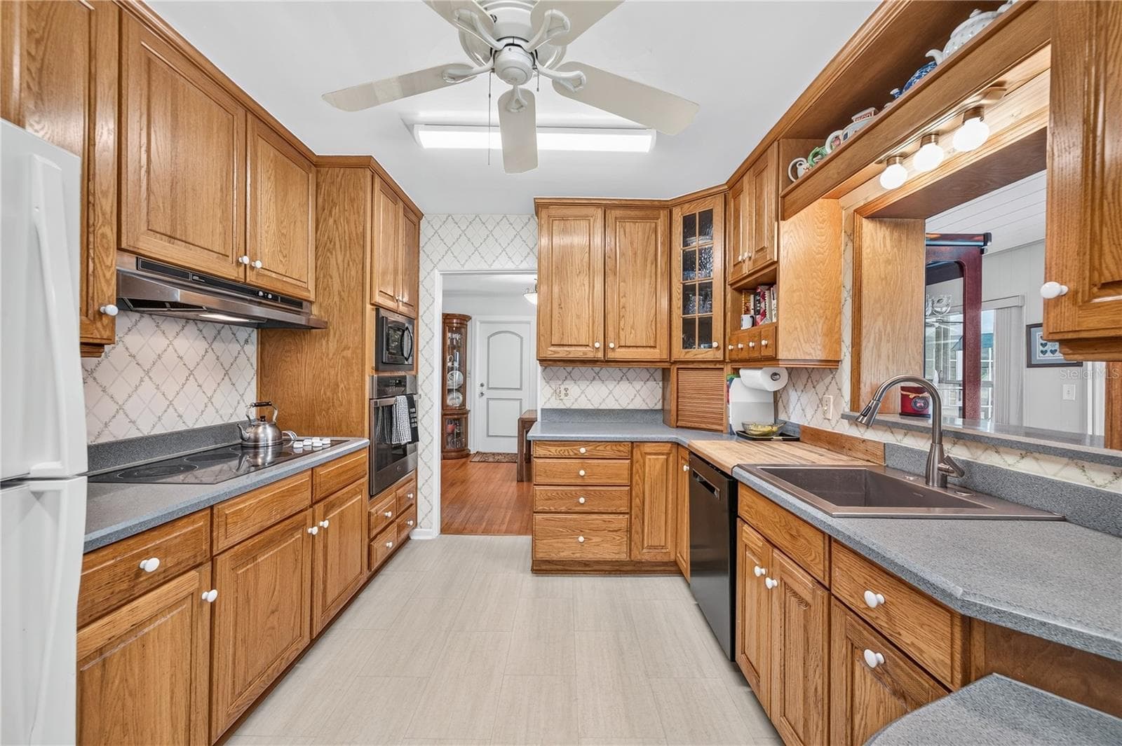 Single Family Residence at 1205 DORCHESTER ST, ORLANDO, photo 12 of 41