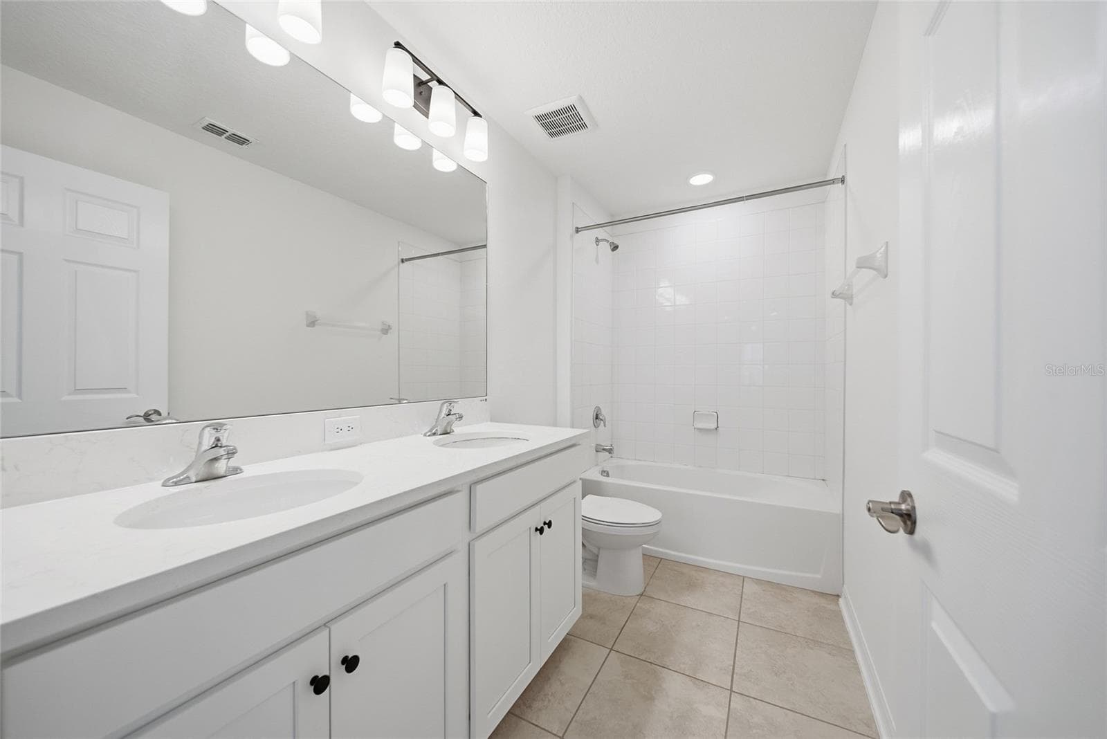 Single Family Residence at 7824 NOTCHED PINE BND, WESLEY CHAPEL, photo 33 of 54