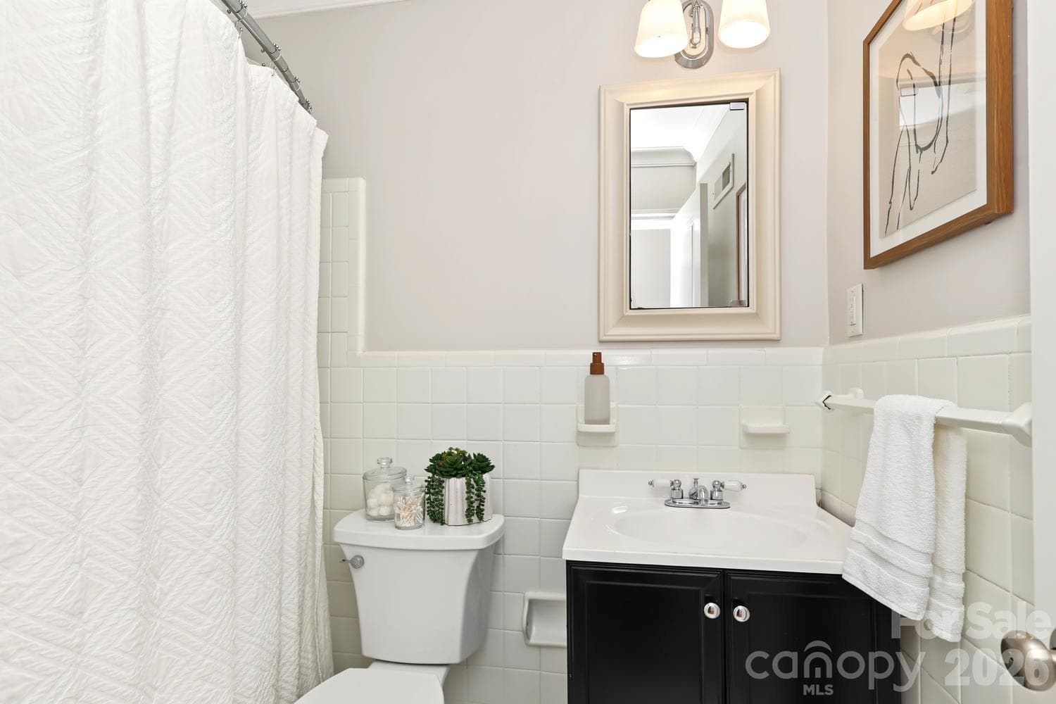 Hall Bathroom - 524 Cooper Drive, Charlotte