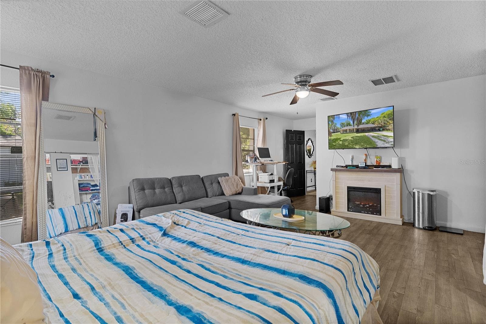 Single Family Residence at 1124 N GRANT AVE, MOUNT DORA, photo 10 of 43