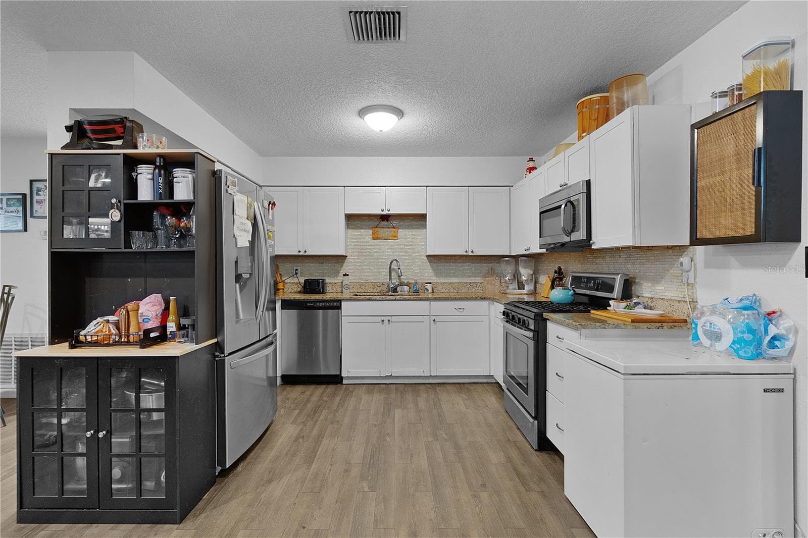 Single Family Residence at 1124 N GRANT AVE, MOUNT DORA, photo 14 of 43