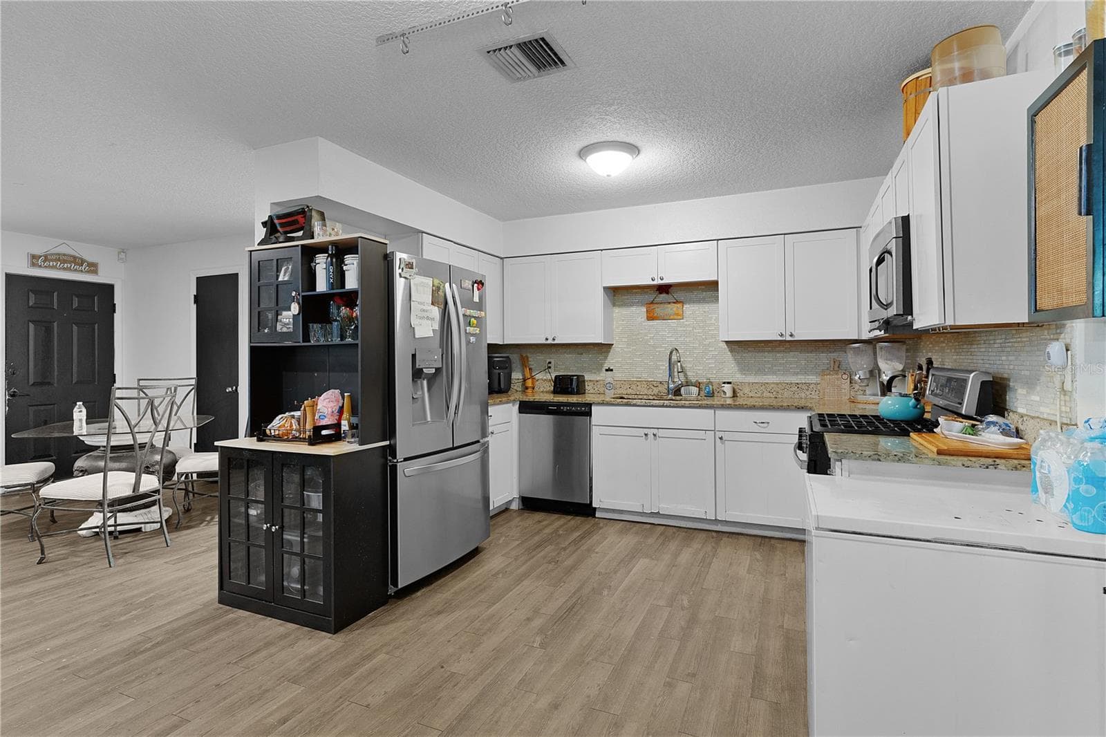 Single Family Residence at 1124 N GRANT AVE, MOUNT DORA, photo 15 of 43