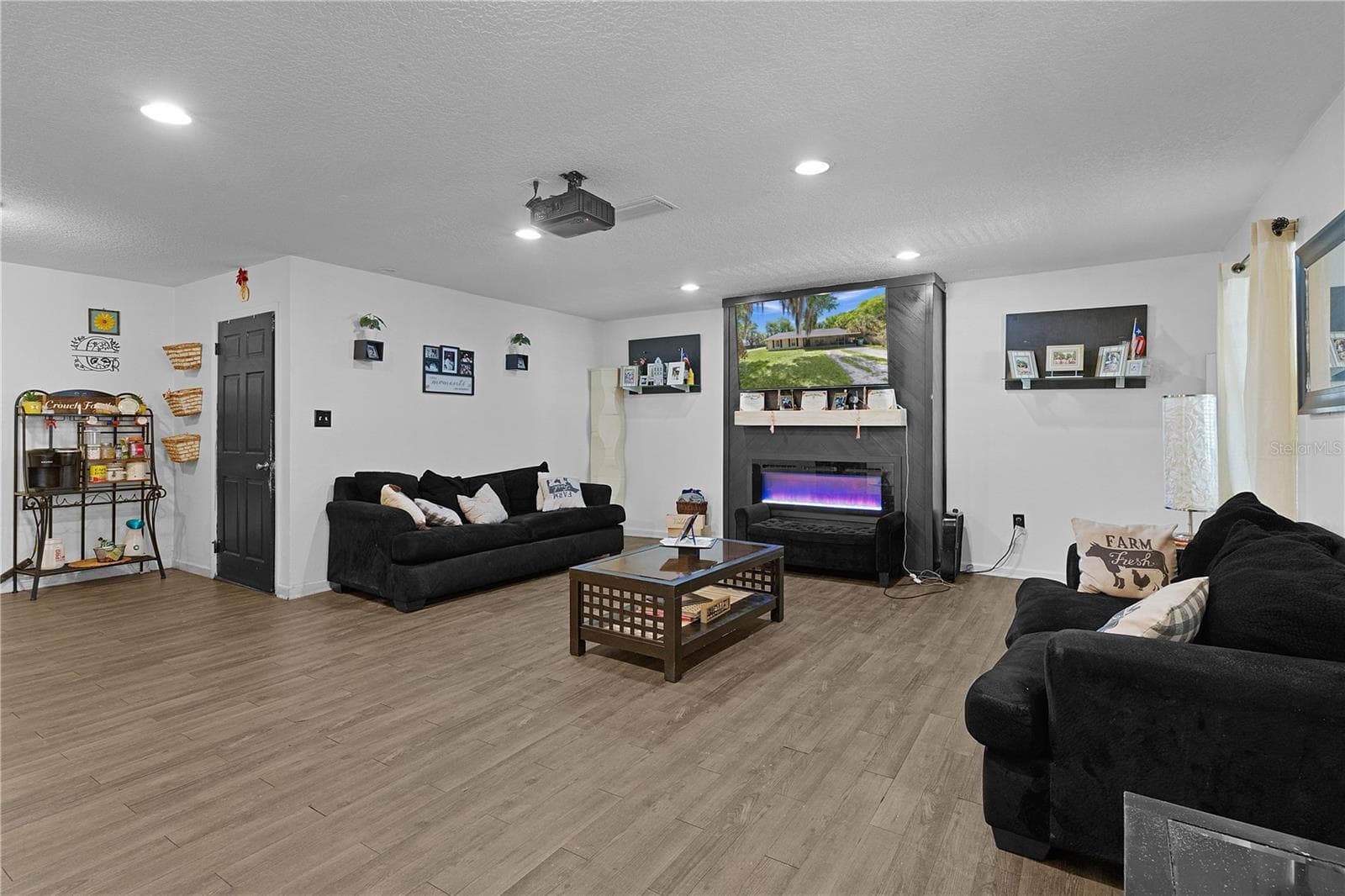 Single Family Residence at 1124 N GRANT AVE, MOUNT DORA, photo 32 of 43