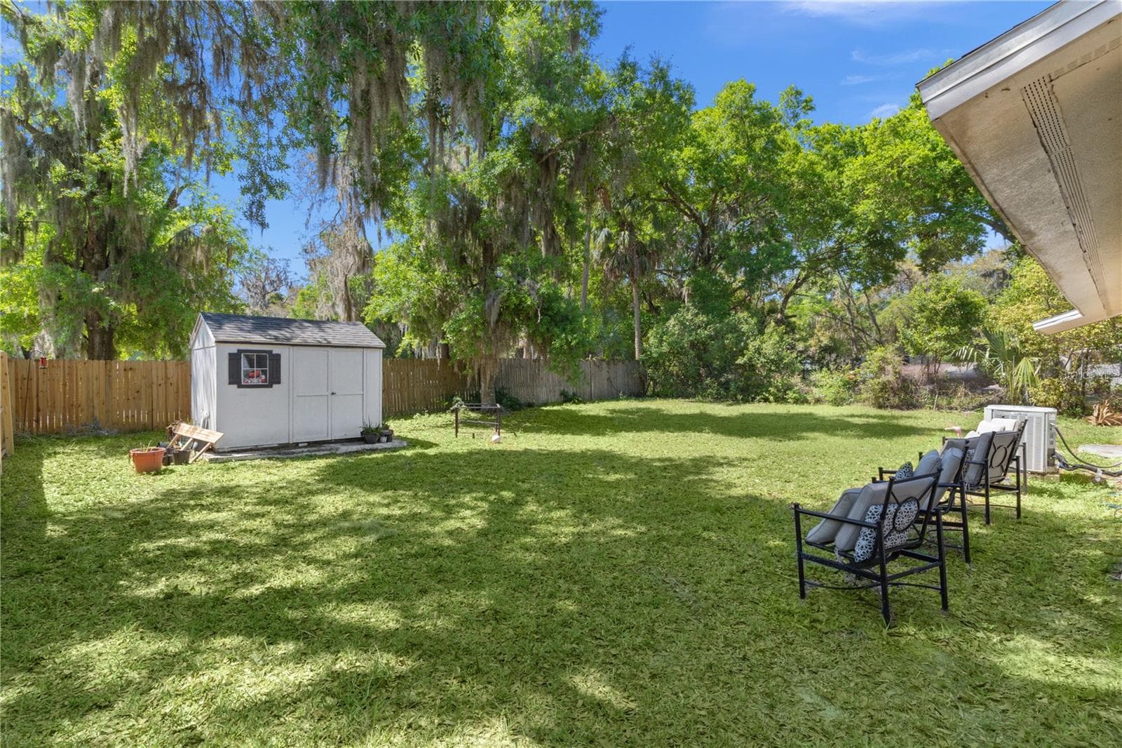 Single Family Residence at 1124 N GRANT AVE, MOUNT DORA, photo 41 of 43