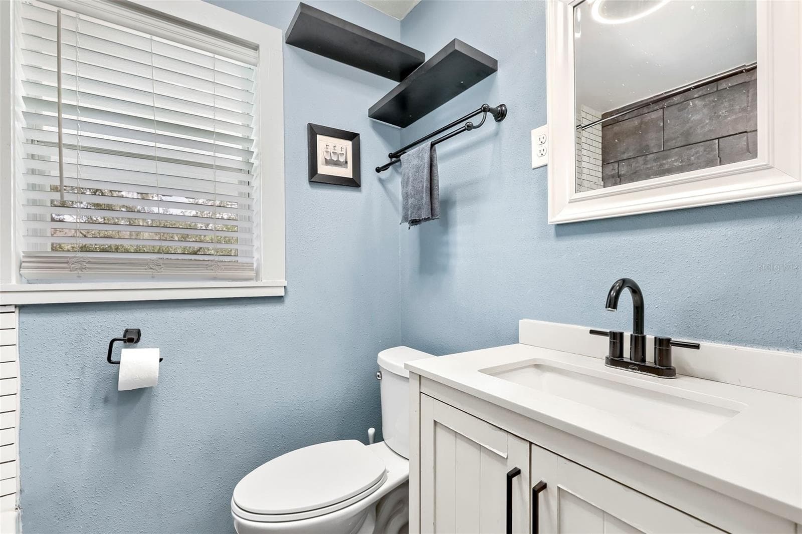 Main house bathroom - 805 E LAMBRIGHT ST, TAMPA