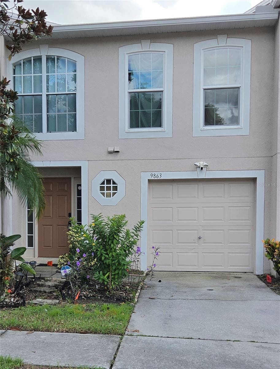 9863 ASHBURN LAKE DR