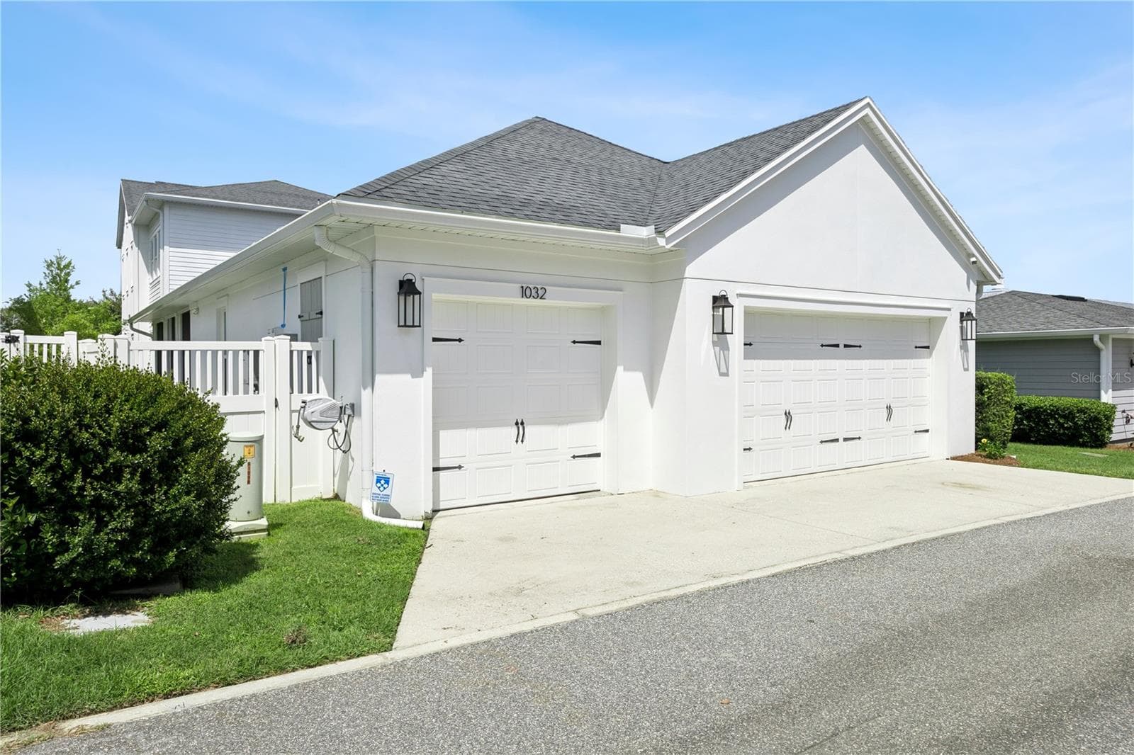 Huge garage - 1032 GALSTON ALY, WINTER GARDEN