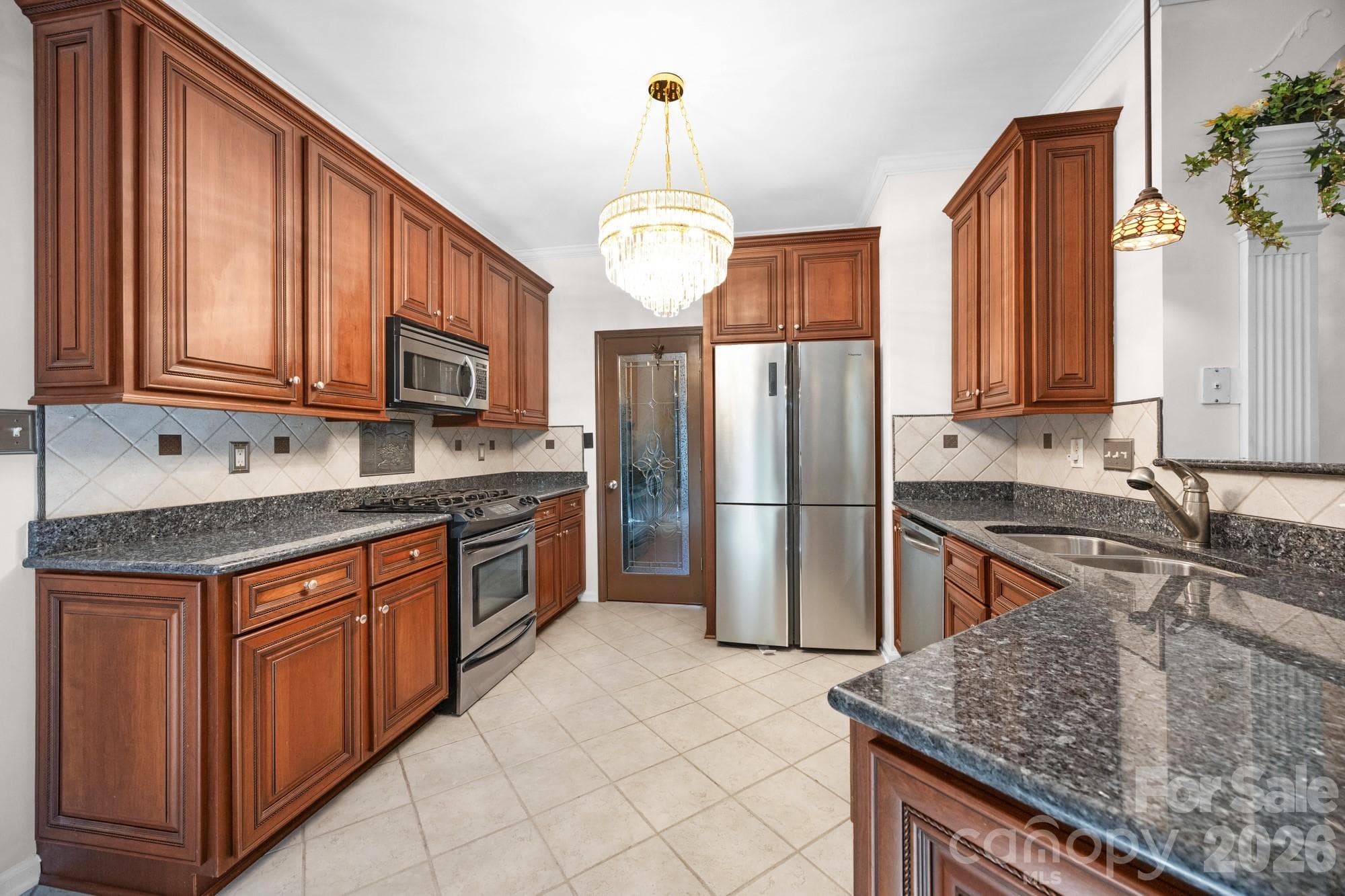 Single Family Residence at 11623 Fox Hill Drive, Charlotte, photo 6 of 38