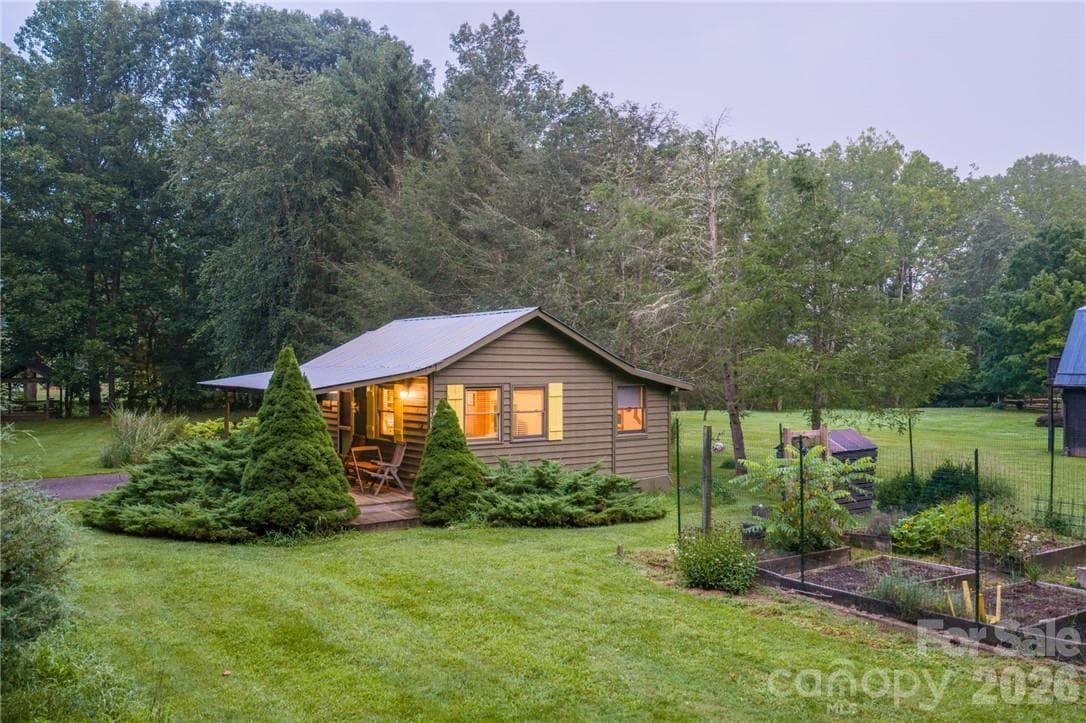 Single Family Residence at 151 Red Tailed Hawk Road, Banner Elk, photo 9 of 31
