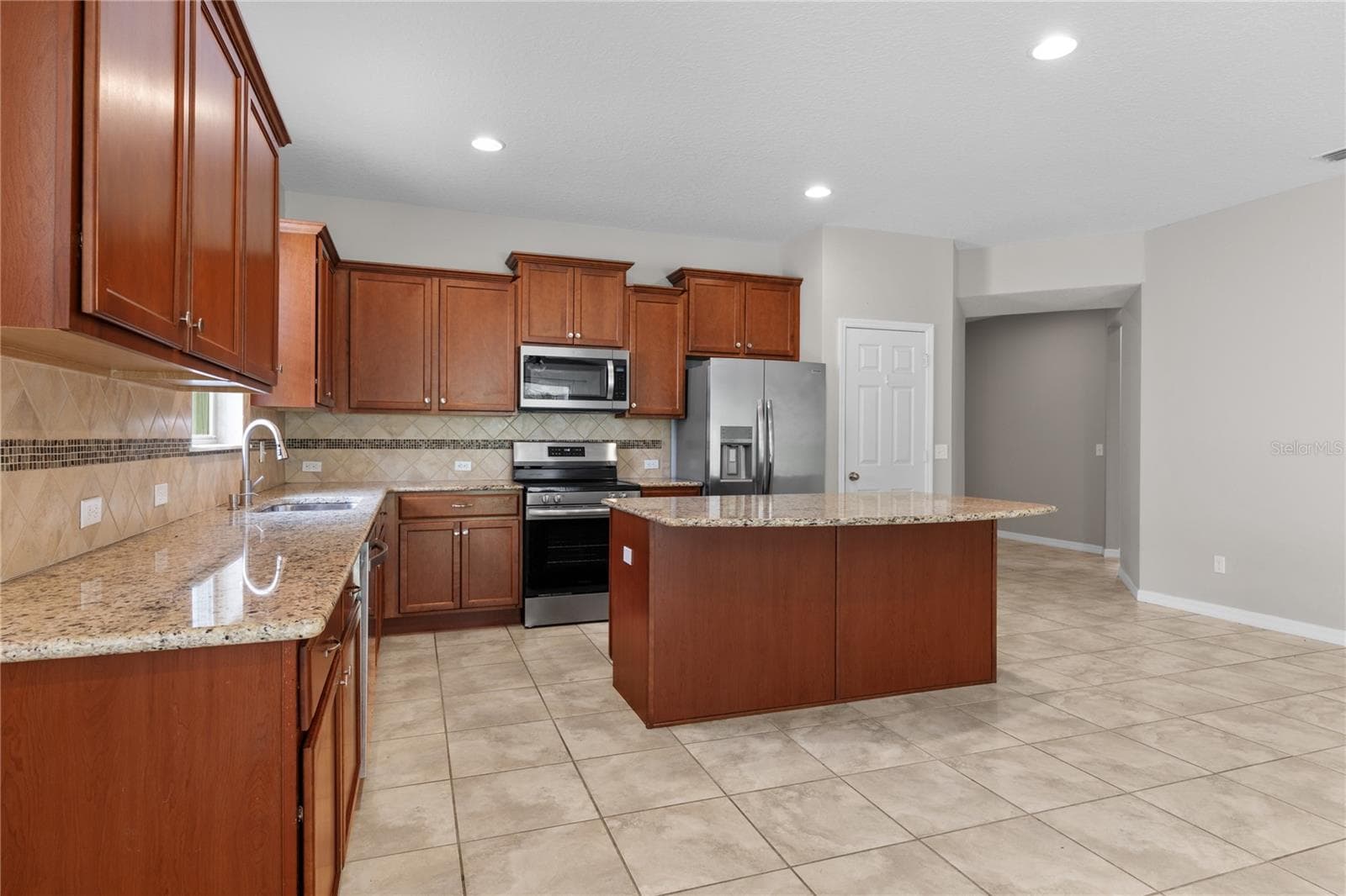 Single Family Residence at 30115 CHEVAL ST, MOUNT DORA, photo 19 of 121