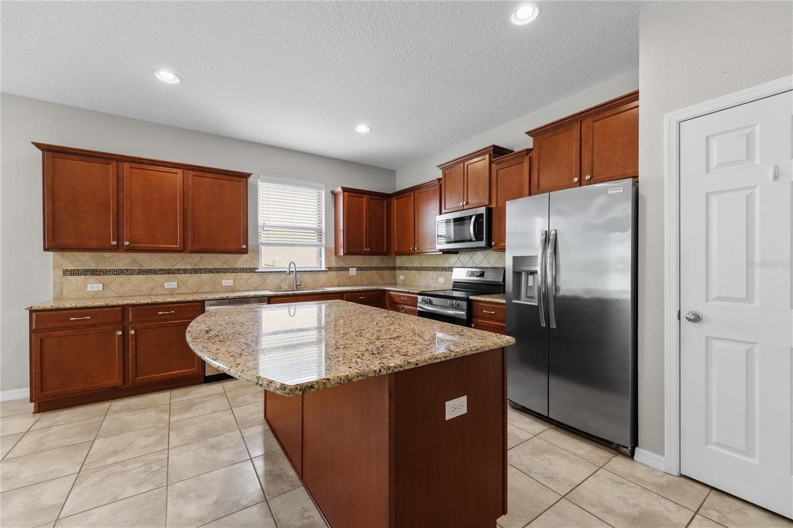 Single Family Residence at 30115 CHEVAL ST, MOUNT DORA, photo 21 of 121