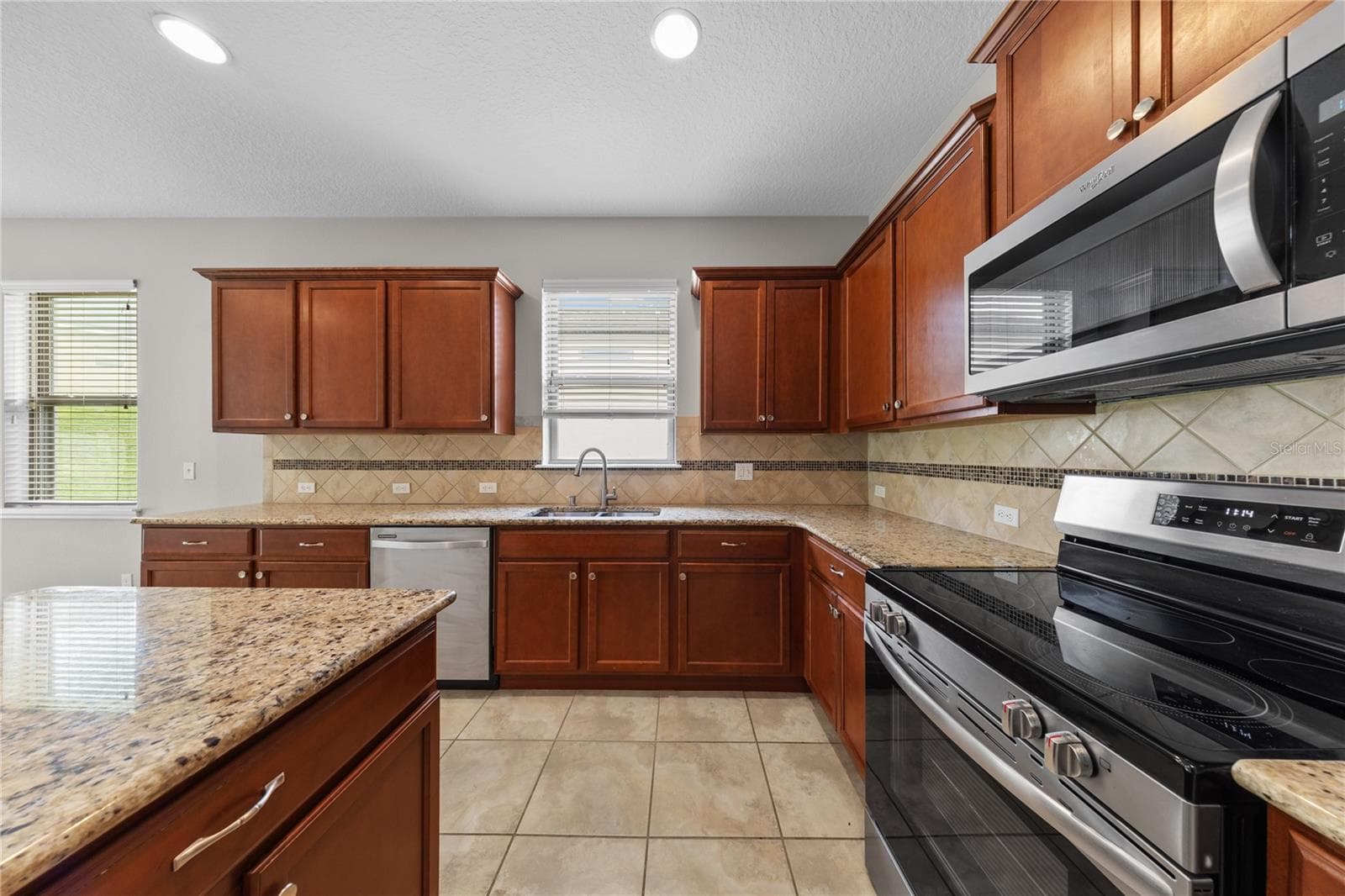 Single Family Residence at 30115 CHEVAL ST, MOUNT DORA, photo 27 of 121