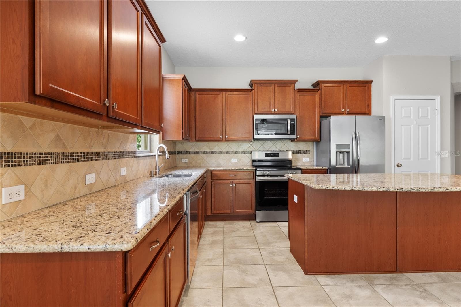 Single Family Residence at 30115 CHEVAL ST, MOUNT DORA, photo 29 of 121