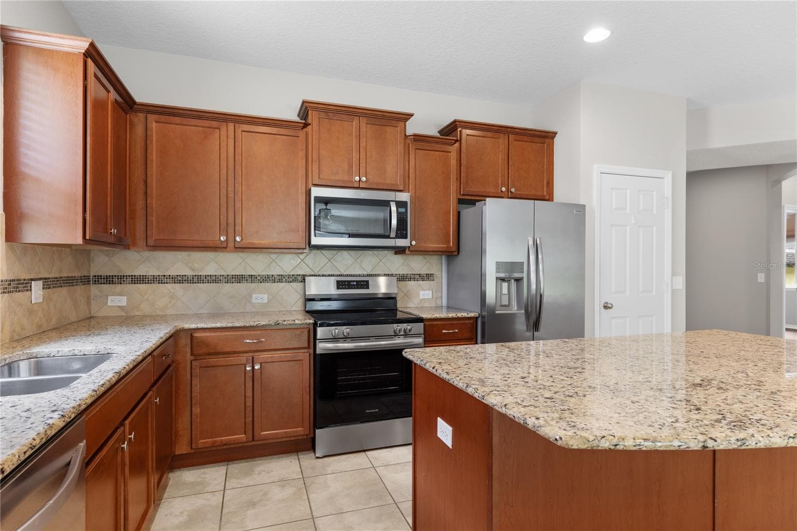 Single Family Residence at 30115 CHEVAL ST, MOUNT DORA, photo 33 of 121