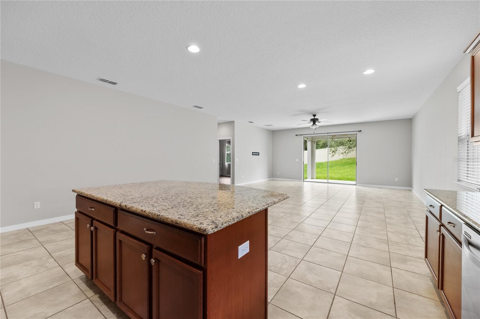 Single Family Residence at 30115 CHEVAL ST, MOUNT DORA, photo 39 of 121