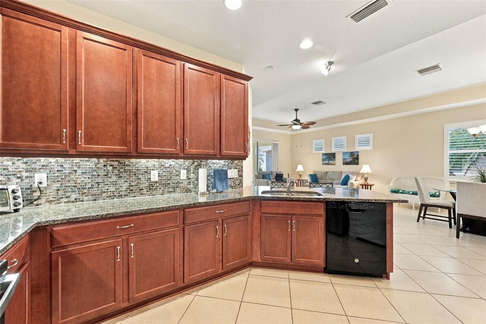 Villa at 704 CHIPPER DR, SUN CITY CENTER, photo 16 of 74