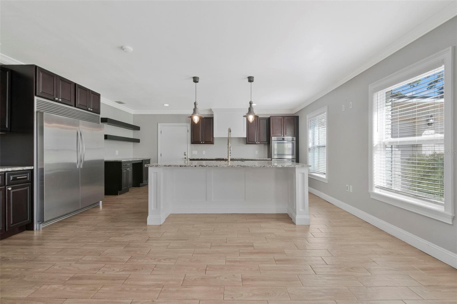 Single Family Residence at 712 S OAKWOOD AVE, BRANDON, photo 21 of 55