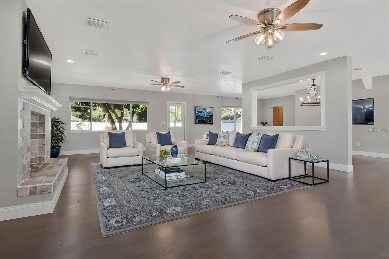 Virtual Staged - 712 S OAKWOOD AVE, BRANDON