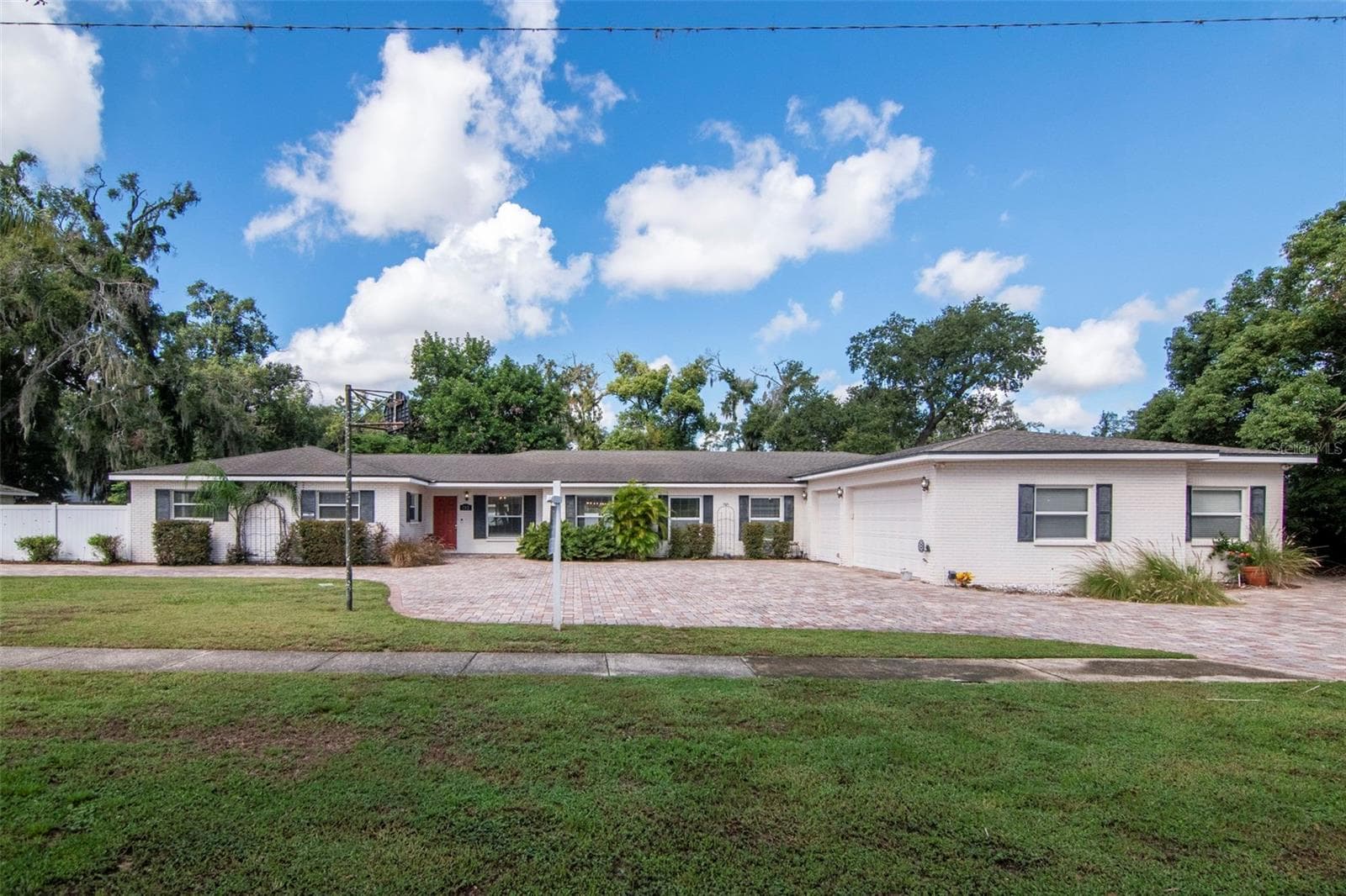 Single Family Residence at 712 S OAKWOOD AVE, BRANDON, photo 49 of 55