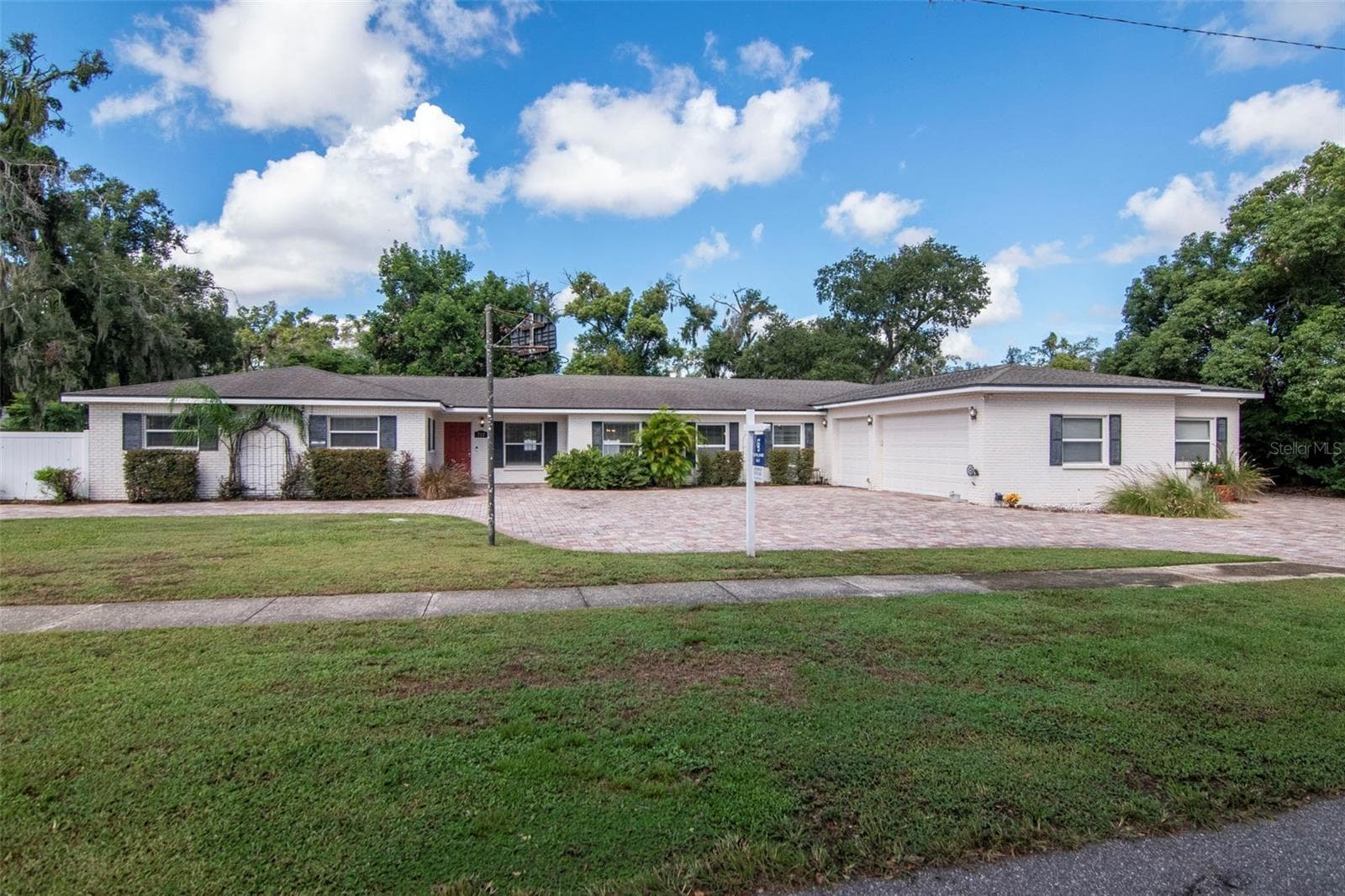 Single Family Residence at 712 S OAKWOOD AVE, BRANDON, photo 50 of 55