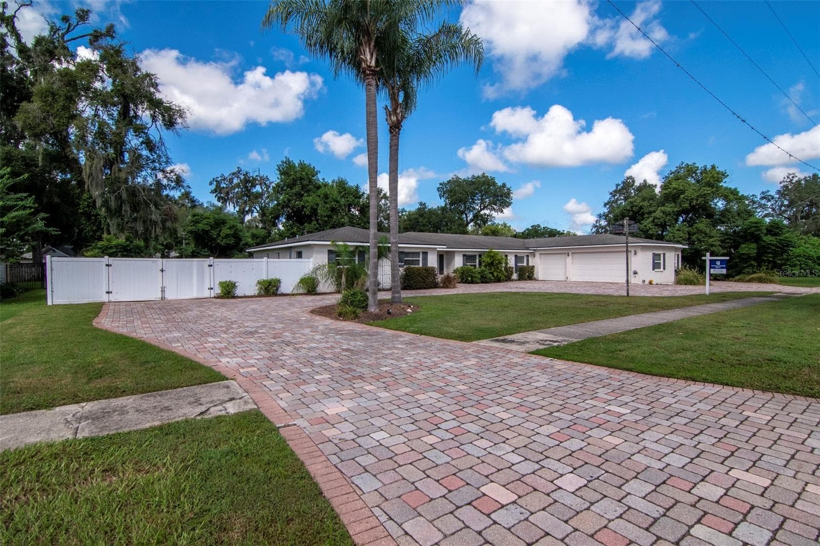 Single Family Residence at 712 S OAKWOOD AVE, BRANDON, photo 53 of 55