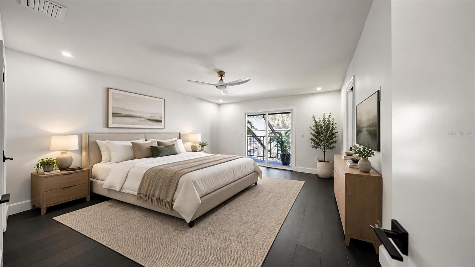 Main Suite - 164 E DAVIS BLVD, TAMPA