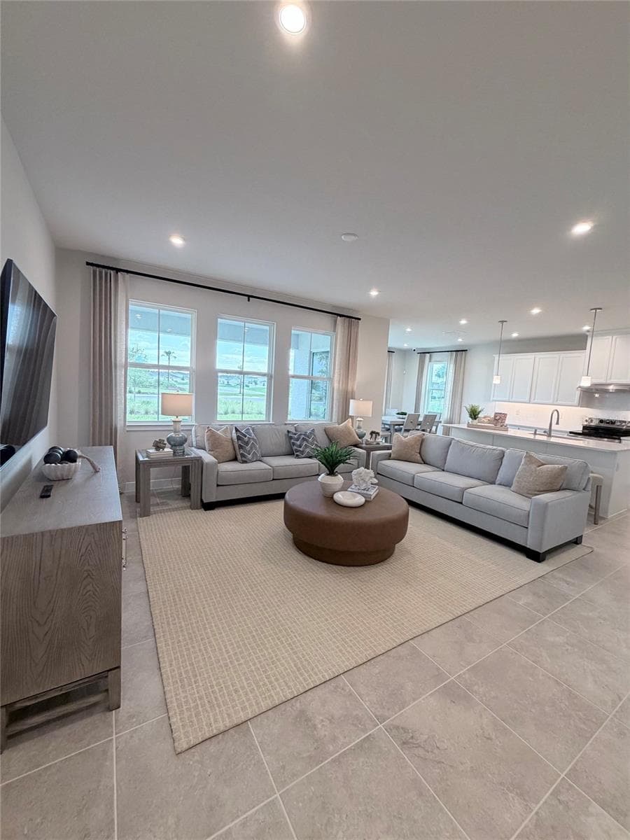 Single Family Residence at 4760 GOODMANS BAY DR, KISSIMMEE, photo 2 of 17