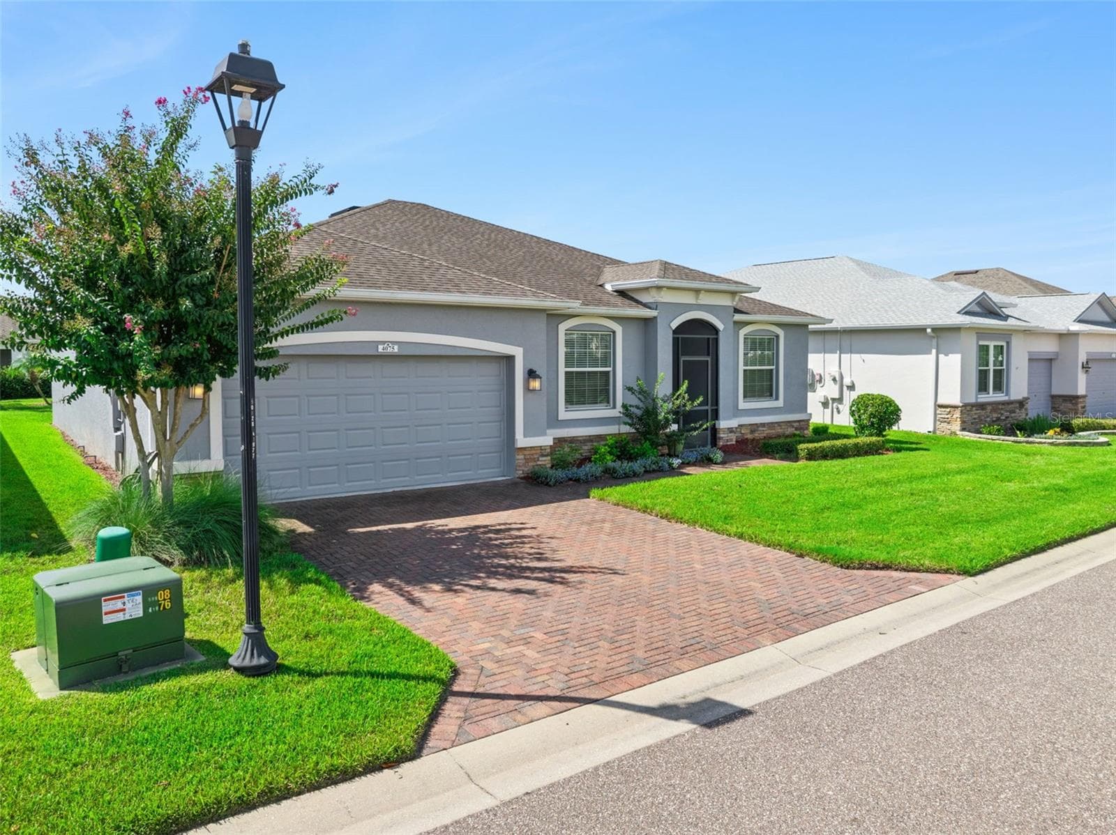 2 Car Garage with Garage Door Opener - 4075 BEDFORD AVE, WINTER HAVEN